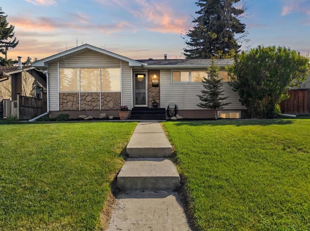 2420 Langriville Drive SW, Calgary — photo 2 of 48