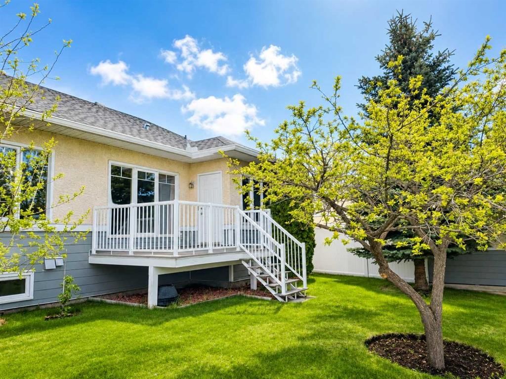 6, 72 Millside Drive SW, Calgary — photo 4 of 6