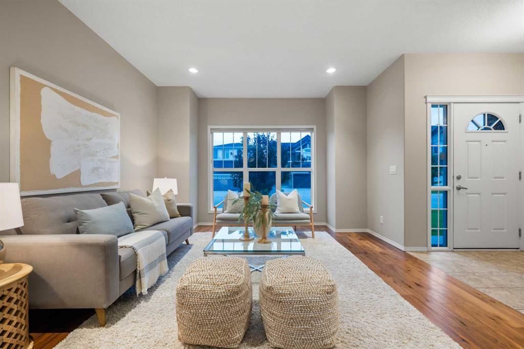 115 Evansborough Crescent NW, Calgary — photo 2 of 50