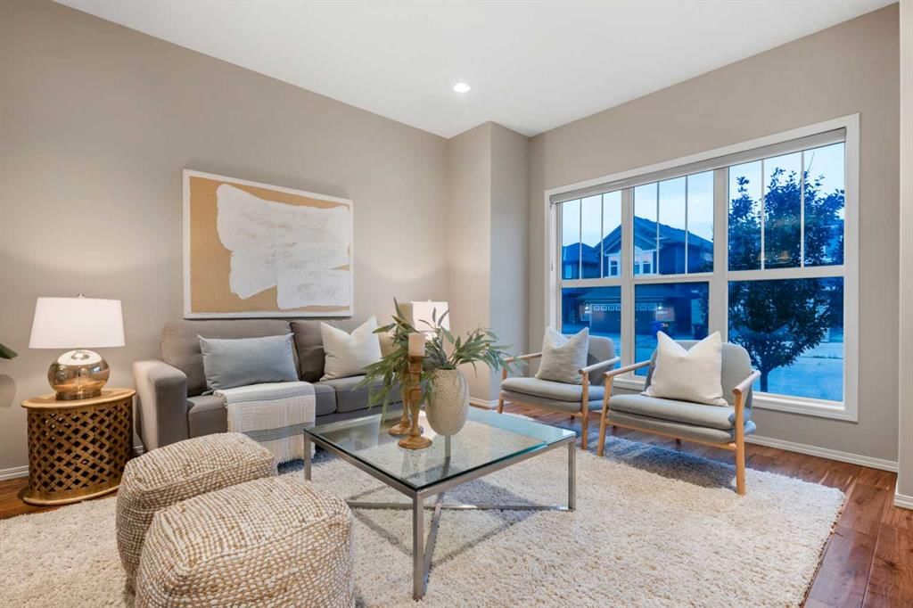 115 Evansborough Crescent NW, Calgary — photo 3 of 50