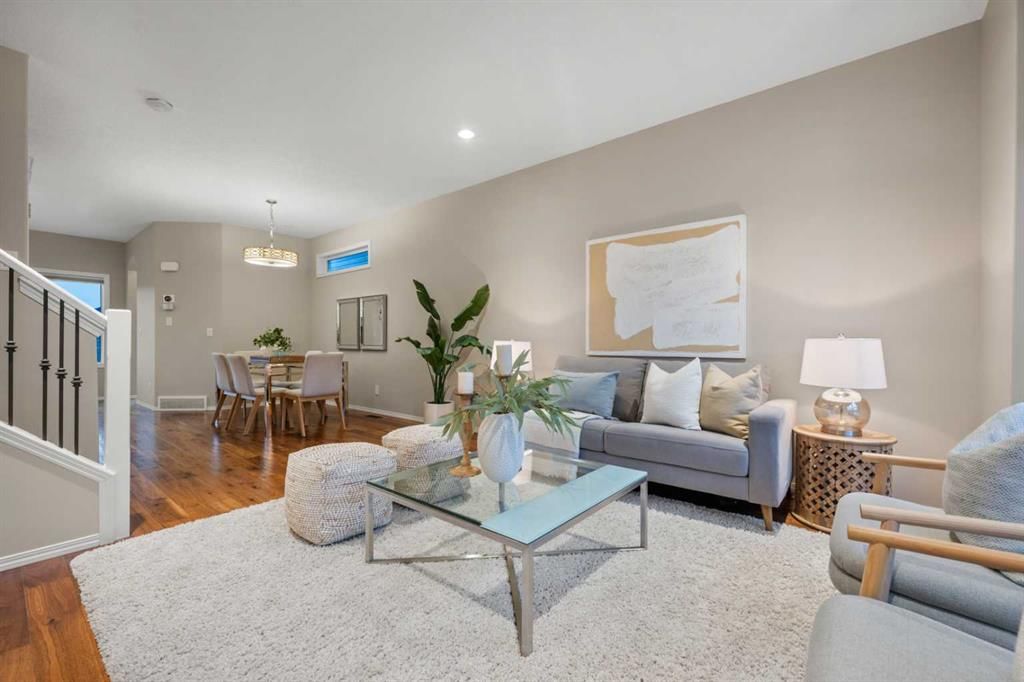 115 Evansborough Crescent NW, Calgary — photo 5 of 50