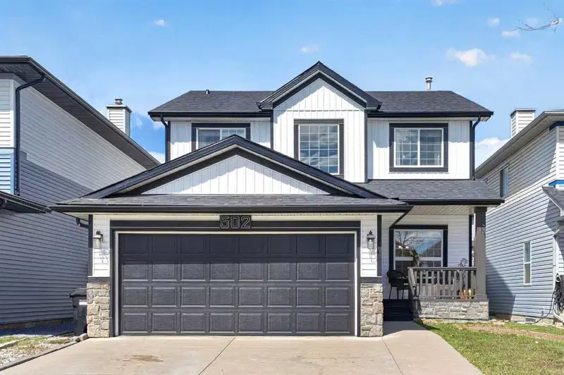 502 Panamount Boulevard NW, Calgary — main listing photo
