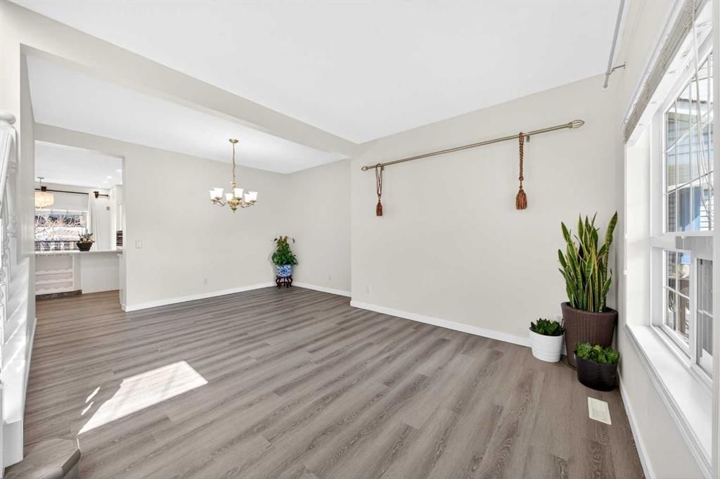 502 Panamount Boulevard NW, Calgary — photo 4 of 44