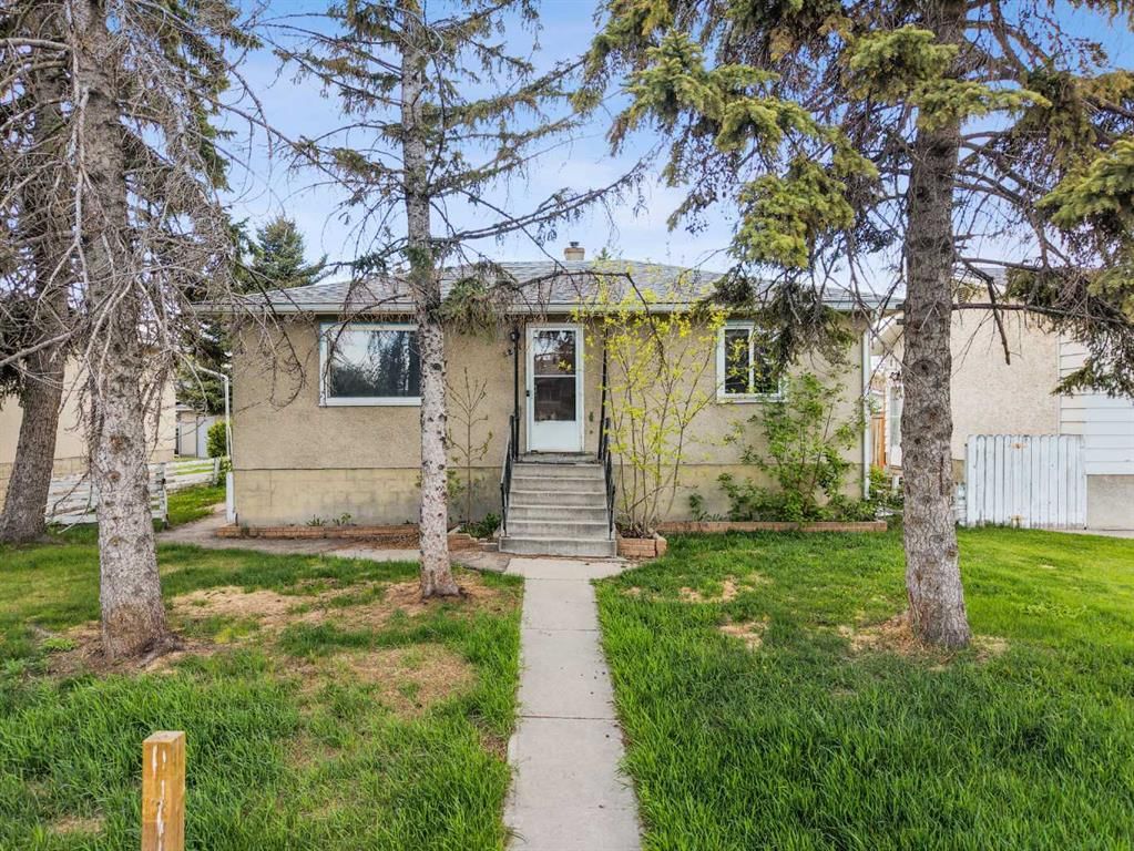 2211 41 Street SE, Calgary — photo 2 of 20