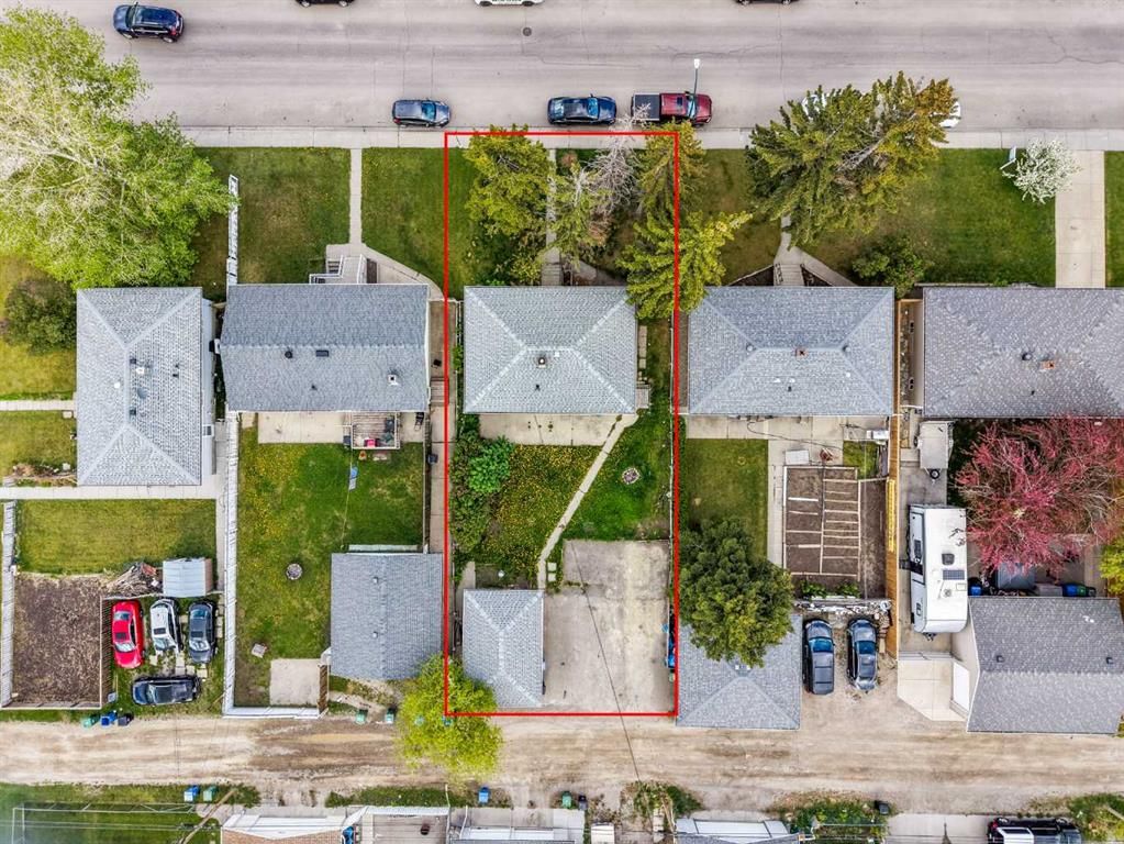 2211 41 Street SE, Calgary — photo 3 of 20
