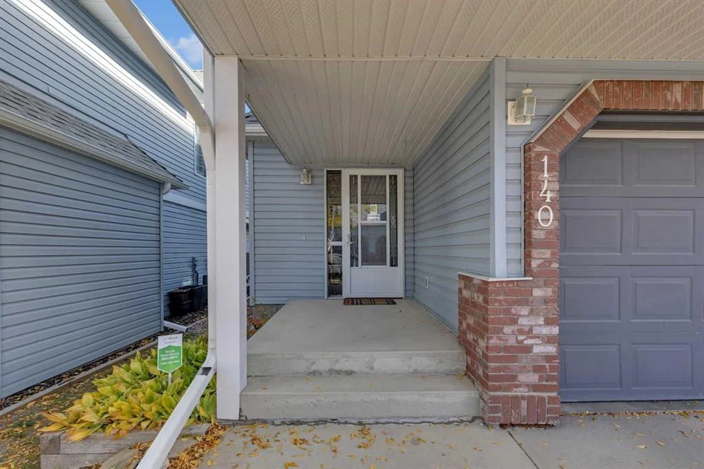 140 Valley Ridge Heights NW, Calgary — photo 2 of 48