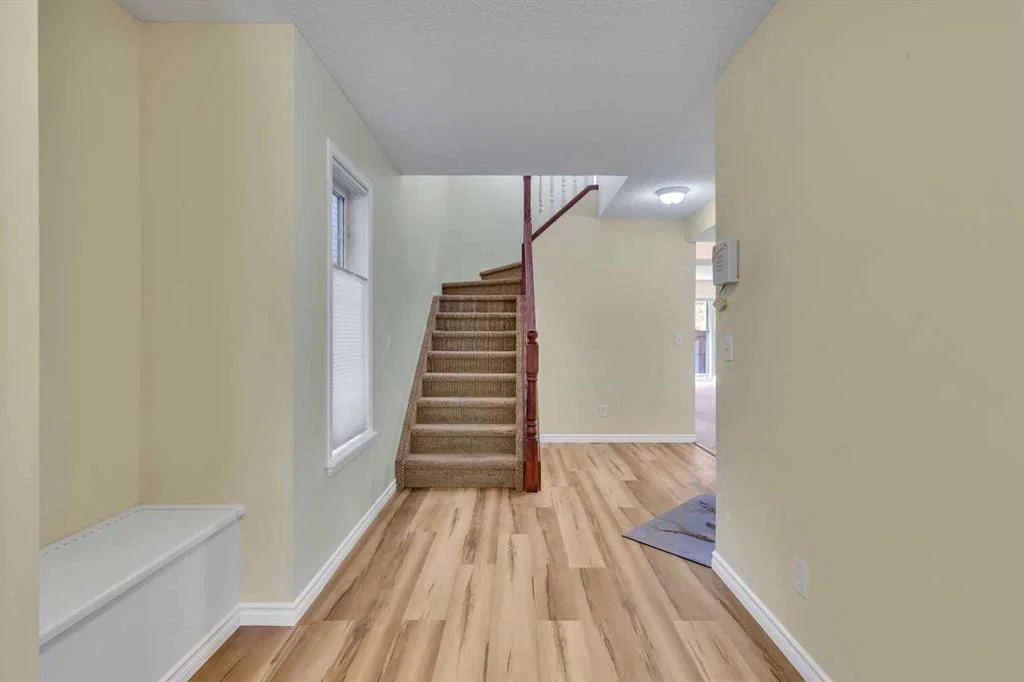 140 Valley Ridge Heights NW, Calgary — photo 3 of 48