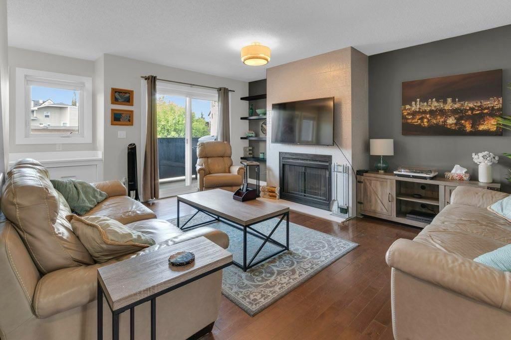 3528 20 Street SW, Calgary — photo 3 of 22