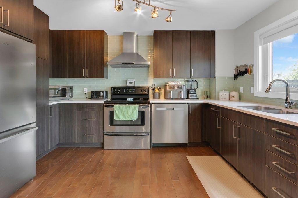 3528 20 Street SW, Calgary — photo 5 of 22