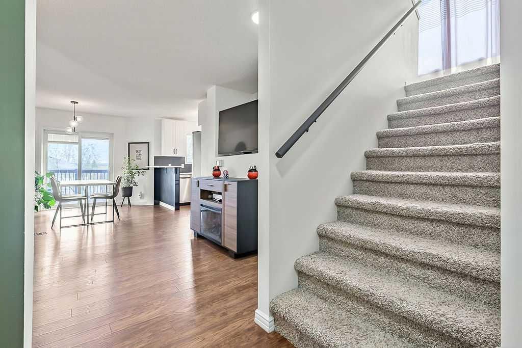 145 Harvest Glen Way NE, Calgary — photo 4 of 31