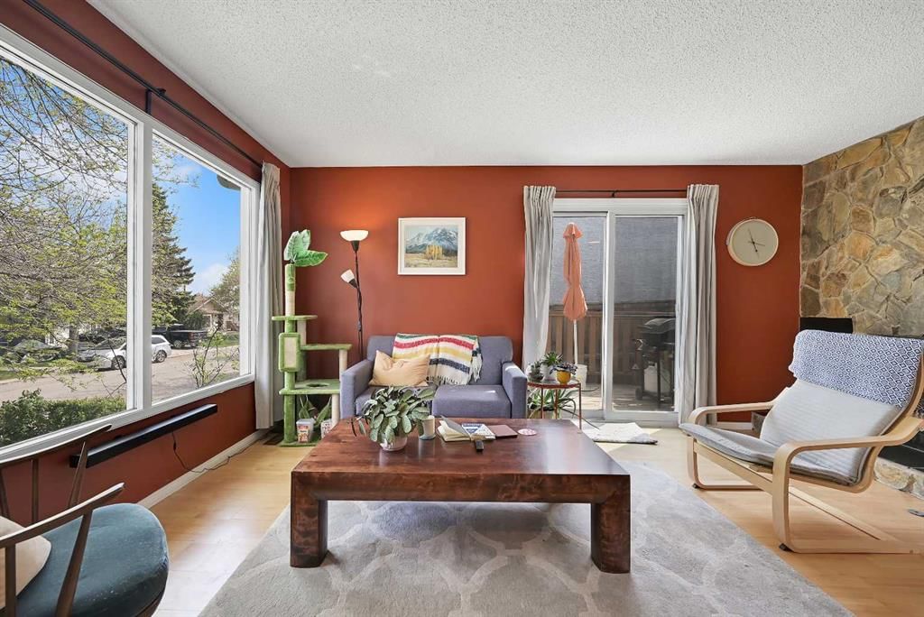 160 Strathcona Close SW, Calgary — photo 3 of 31