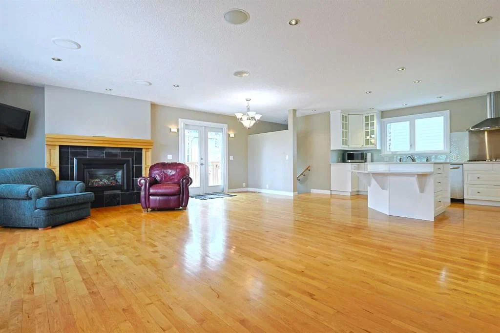 175 Brabourne Road SW, Calgary — photo 5 of 37