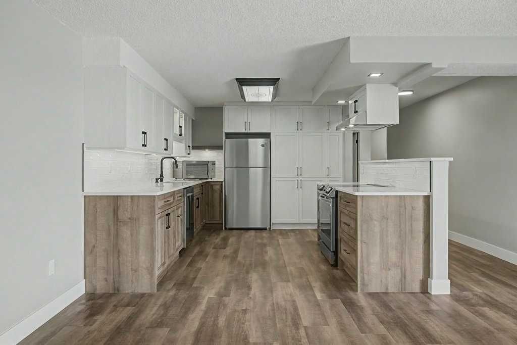 602, 320 Meredith Road NE, Calgary — photo 4 of 34