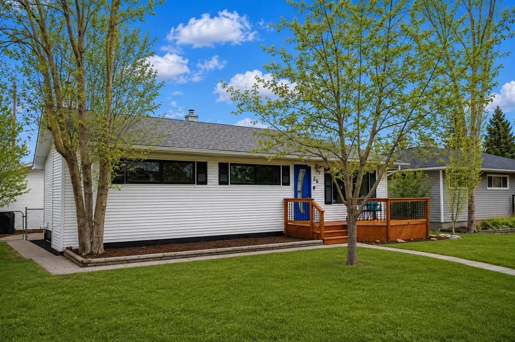 26 Galway Crescent SW, Calgary — photo 3 of 44