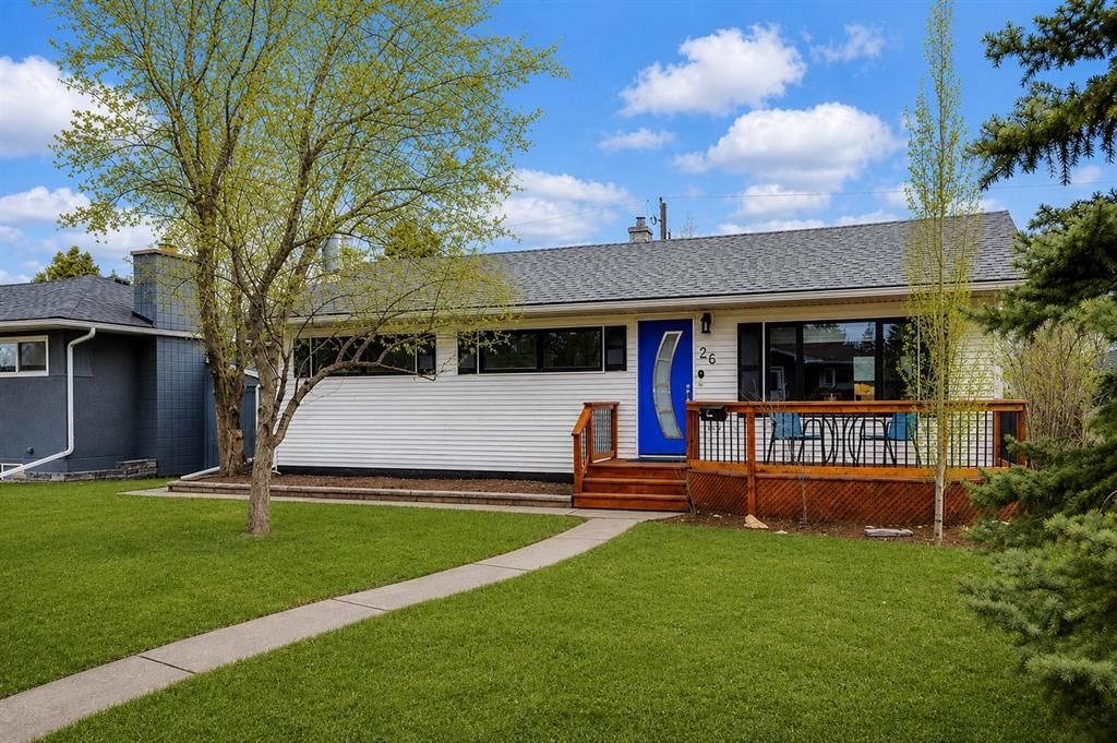 26 Galway Crescent SW, Calgary — photo 4 of 44
