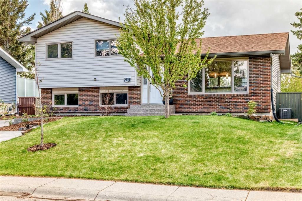 211 Oakridge Place SW, Calgary — main listing photo