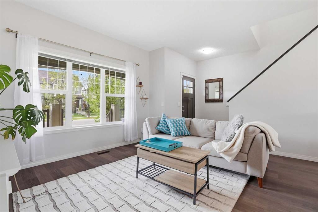 632 Mahogany Boulevard SE, Calgary — photo 3 of 23