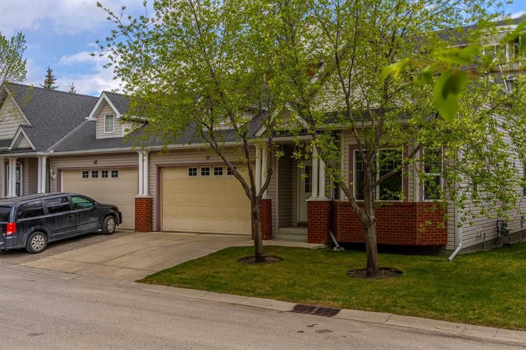 44 Prestwick Pond Terrace SE, Calgary — photo 3 of 29