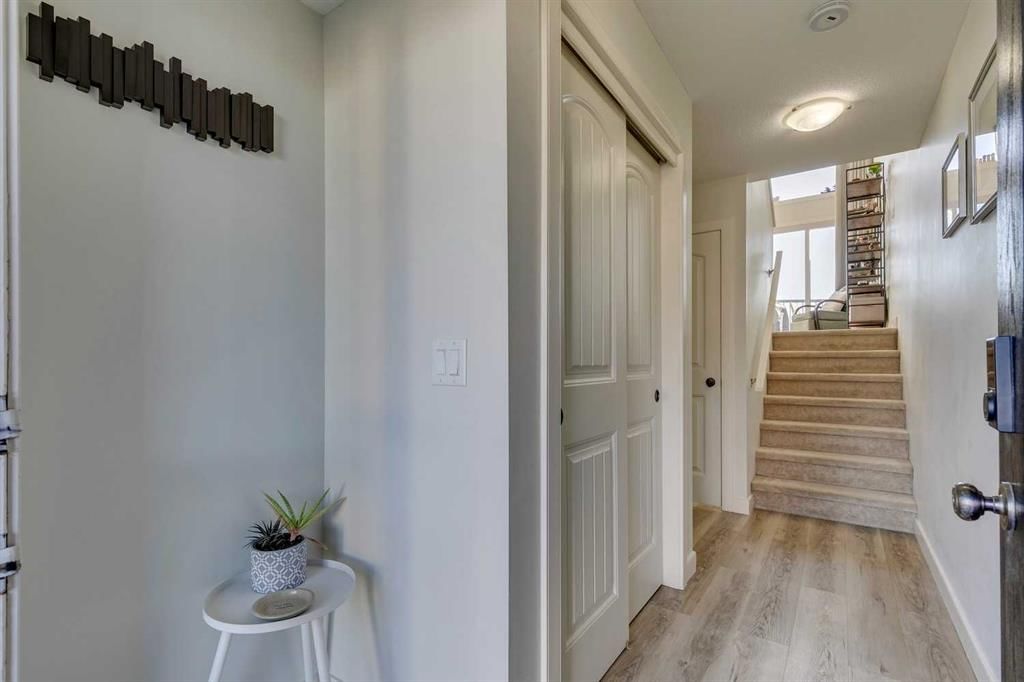 44 Everridge Common SW, Calgary — photo 4 of 49