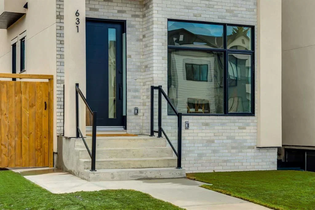 631 28 Avenue NW, Calgary — photo 3 of 49