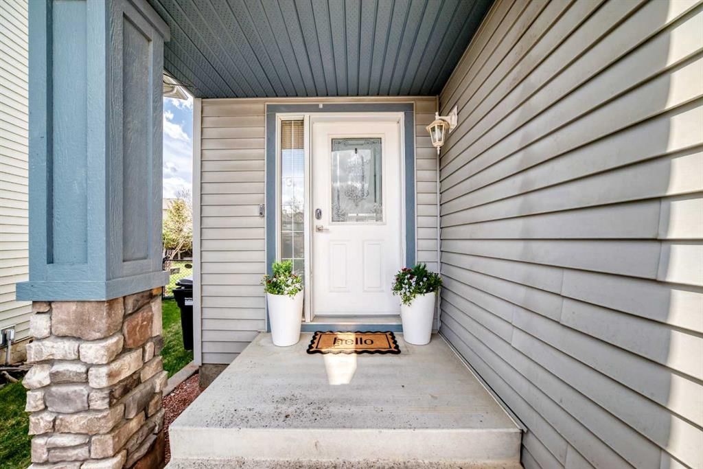 153 Cougarstone Place SW, Calgary — photo 2 of 26