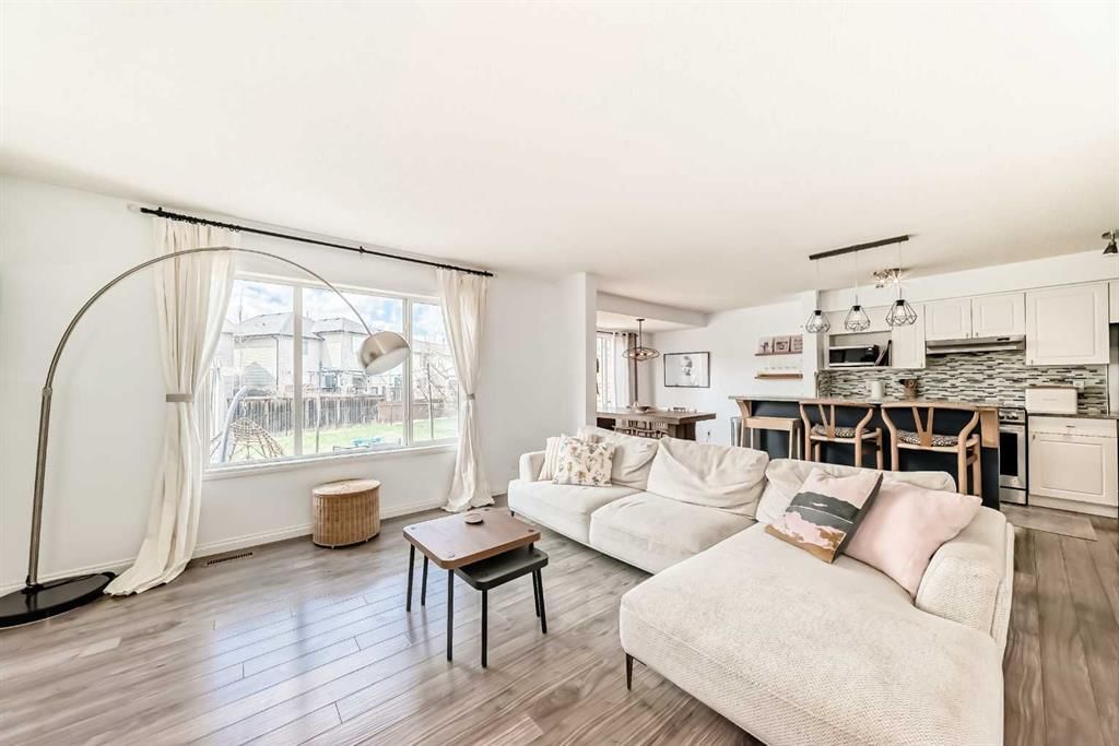 153 Cougarstone Place SW, Calgary — photo 4 of 26