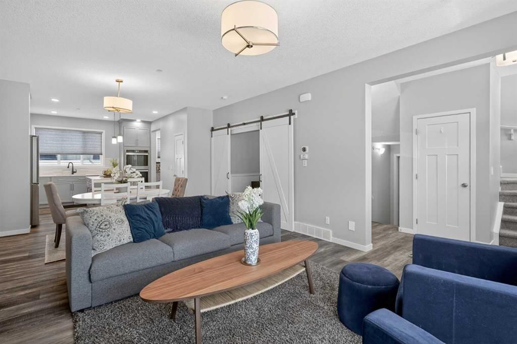 31 Lucas Boulevard NW, Calgary — main listing photo