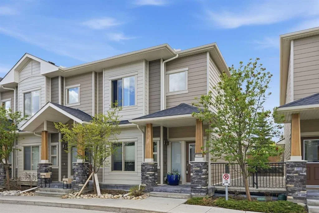 86 Cougar Ridge Landing SW, Calgary — main listing photo