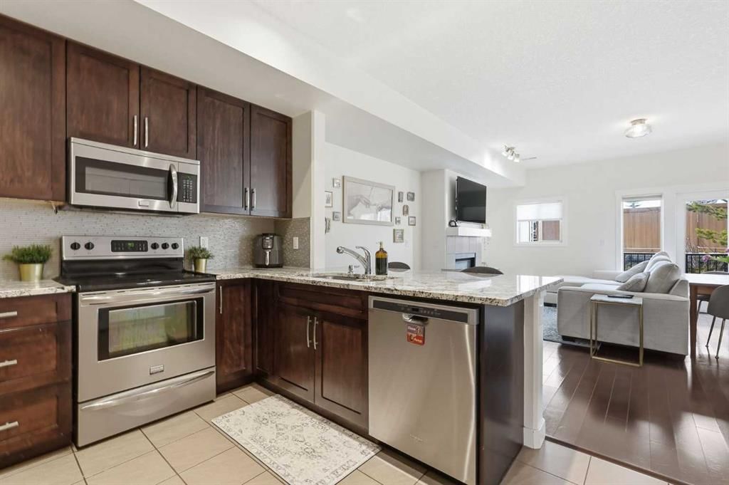 86 Cougar Ridge Landing SW, Calgary — photo 4 of 34