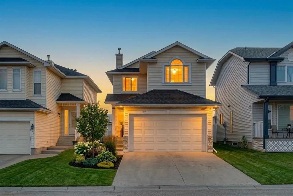 232 San Fernando Place NE, Calgary — main listing photo