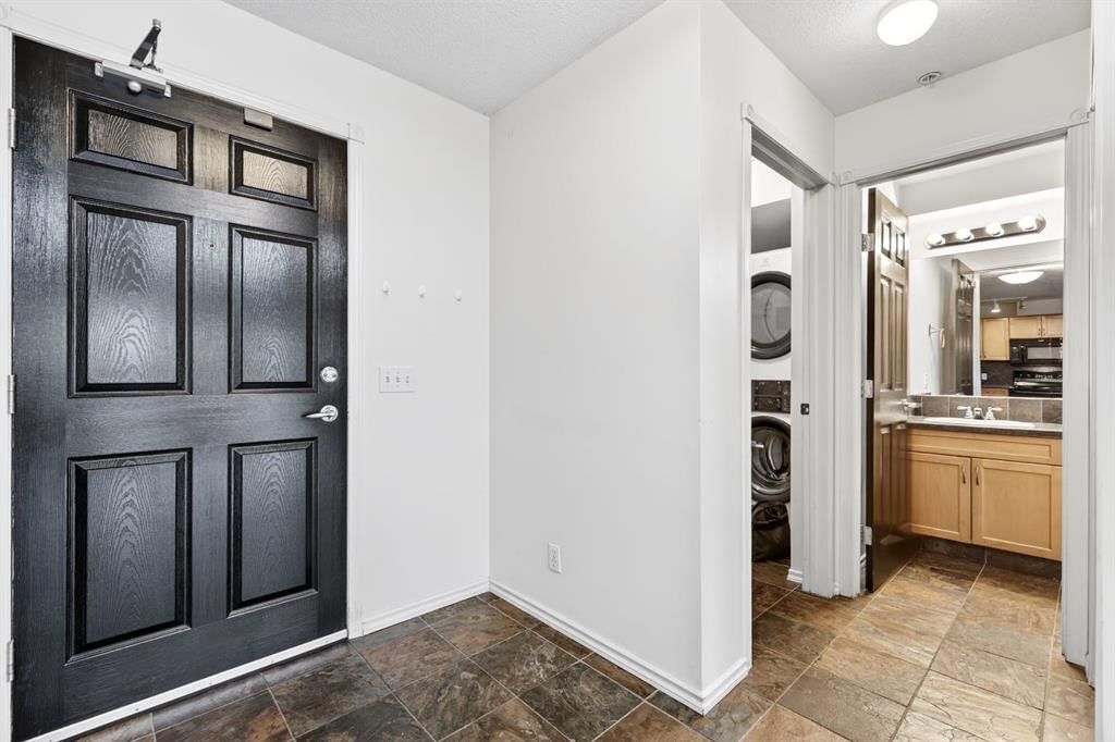 314, 3650 Marda Link SW, Calgary — photo 4 of 34