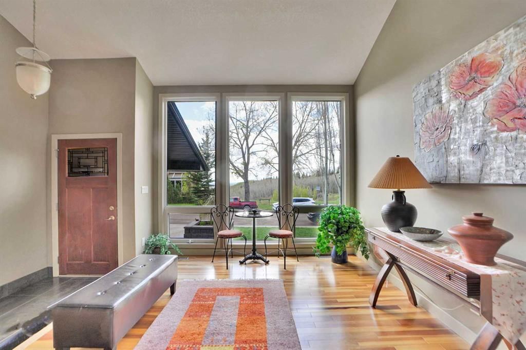 95 Edenwold Crescent NW, Calgary — photo 4 of 50