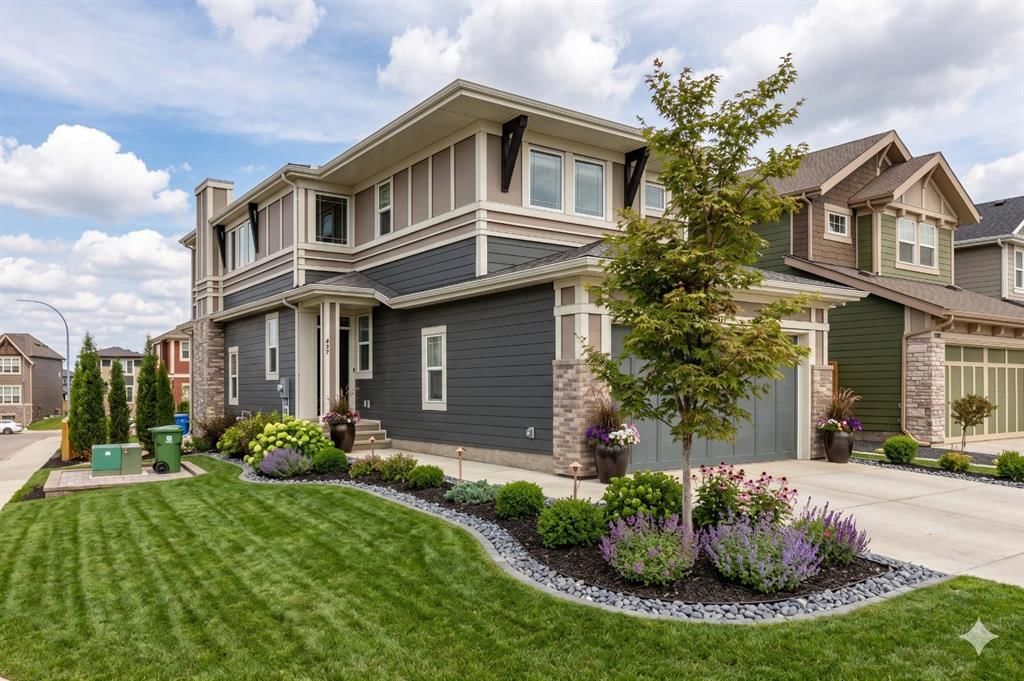 437 Magnolia Way SE, Calgary — main listing photo