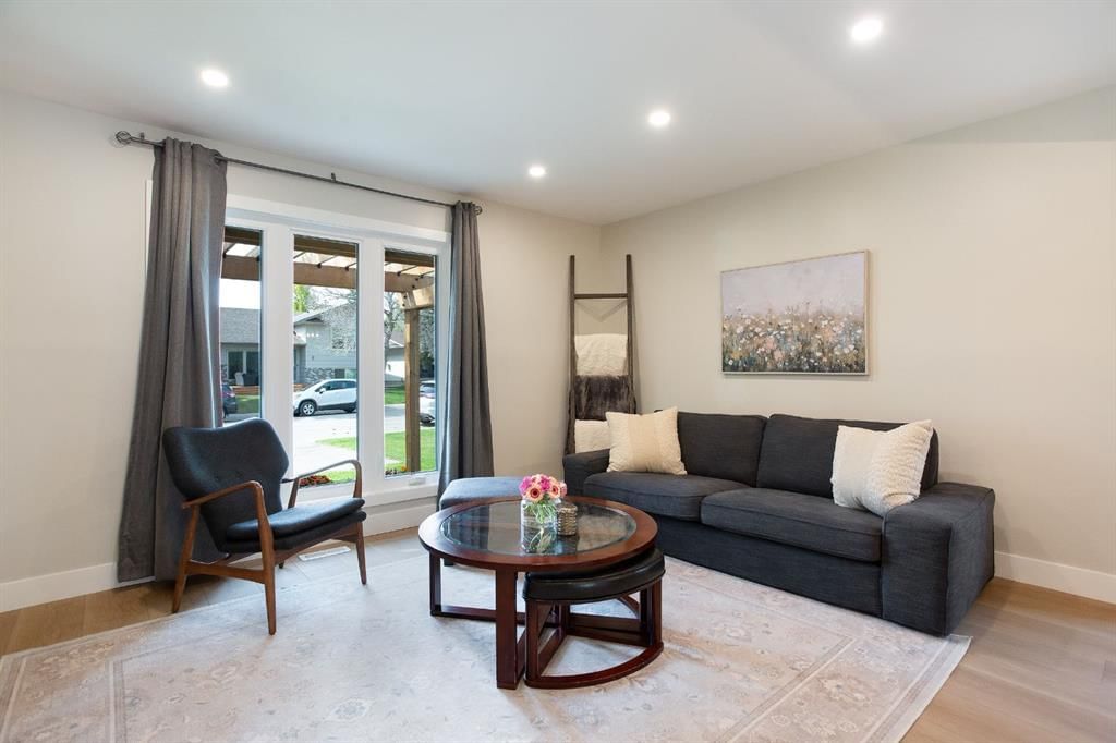 167 Sunvale Crescent SE, Calgary — photo 4 of 33