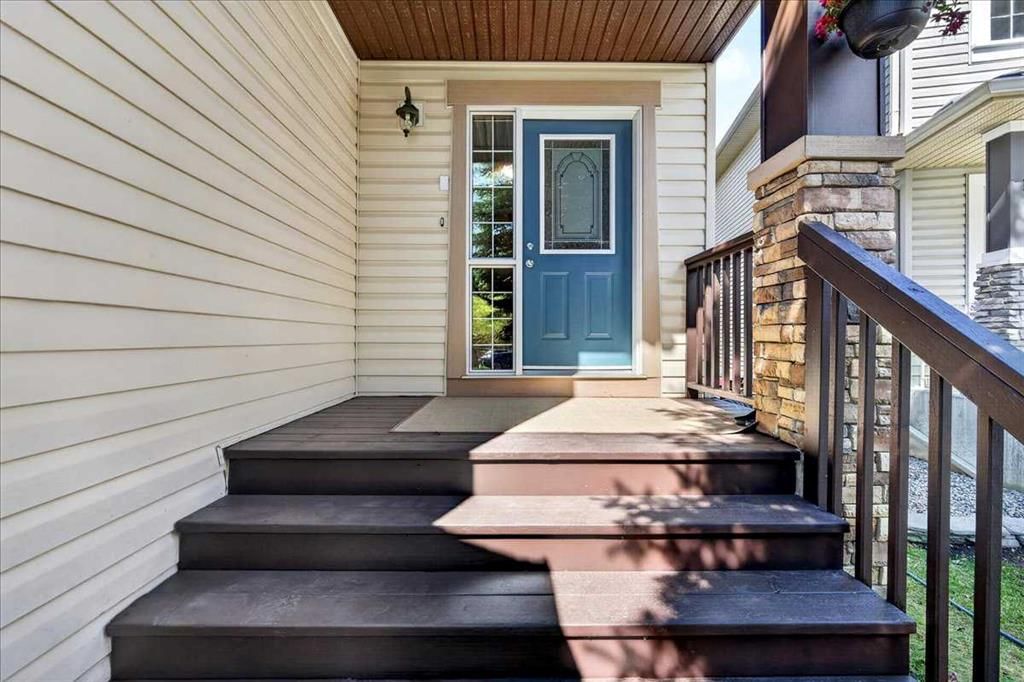 152 Chapman Close SE, Calgary — photo 3 of 50