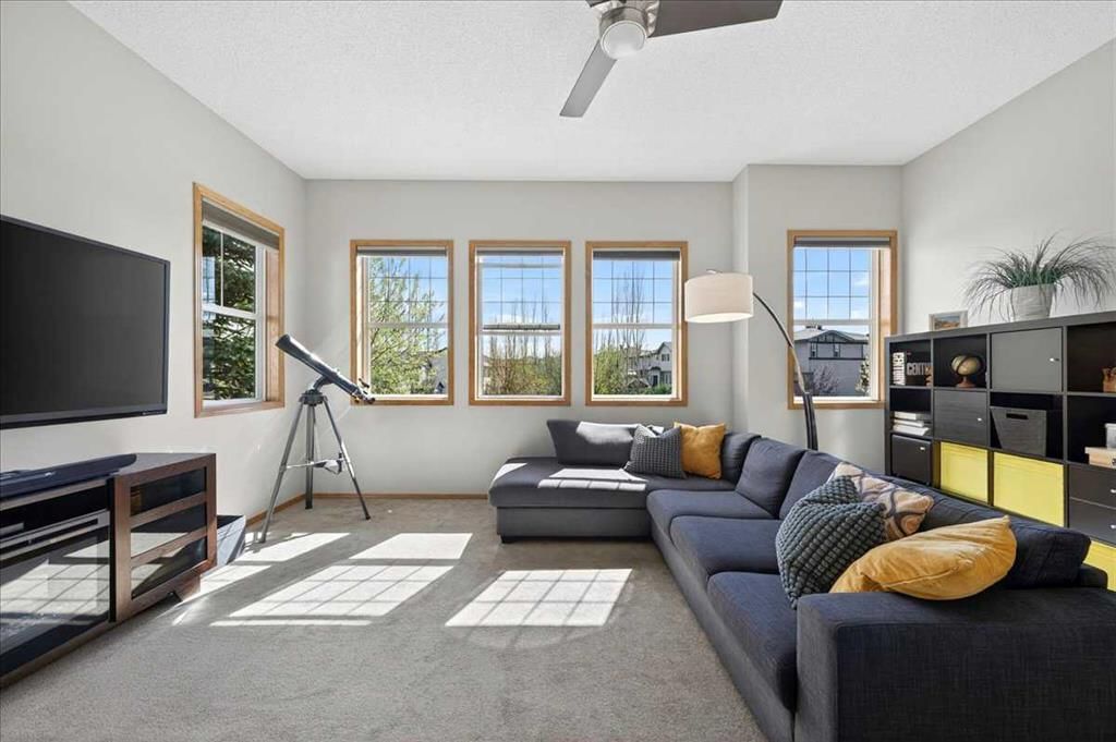 152 Chapman Close SE, Calgary — photo 4 of 50