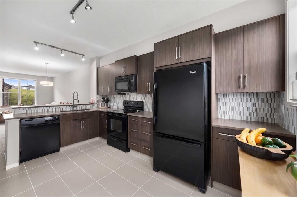 162 Ascot Point SW, Calgary — photo 3 of 34