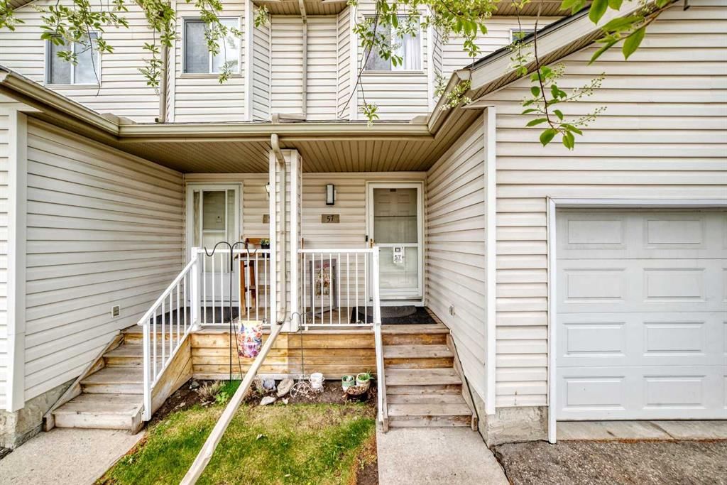 57 Mt Aberdeen Manor SE, Calgary — photo 2 of 18