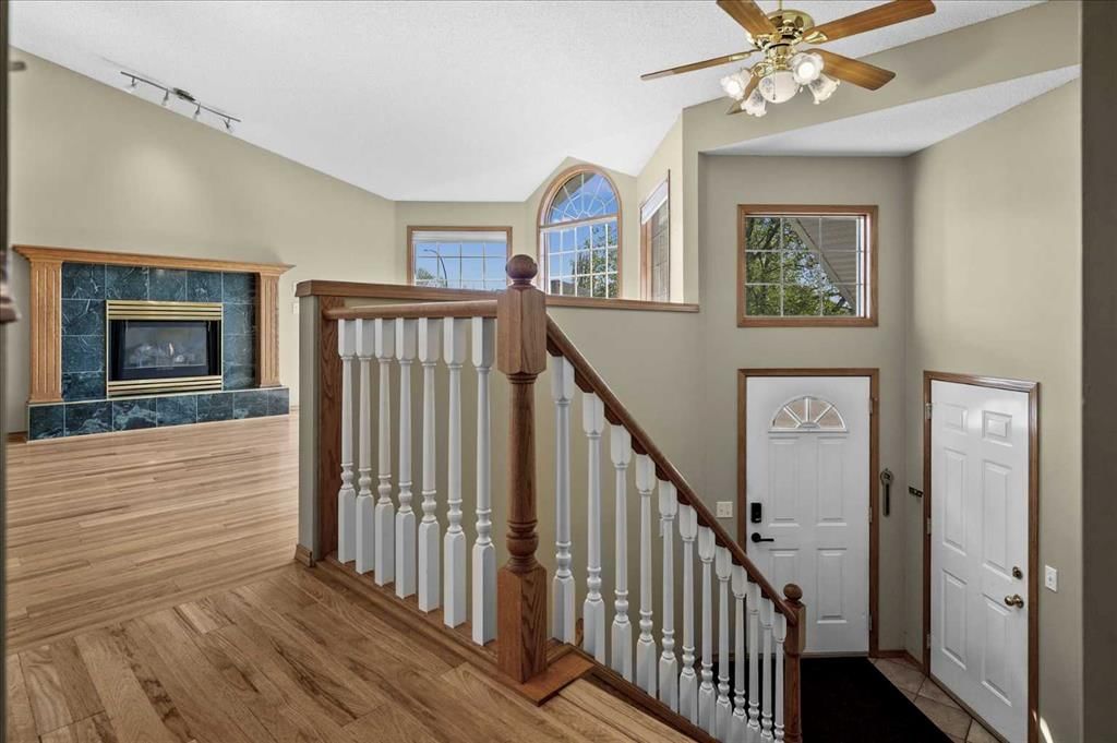 100 Macewan Park Manor NW, Calgary — photo 4 of 50