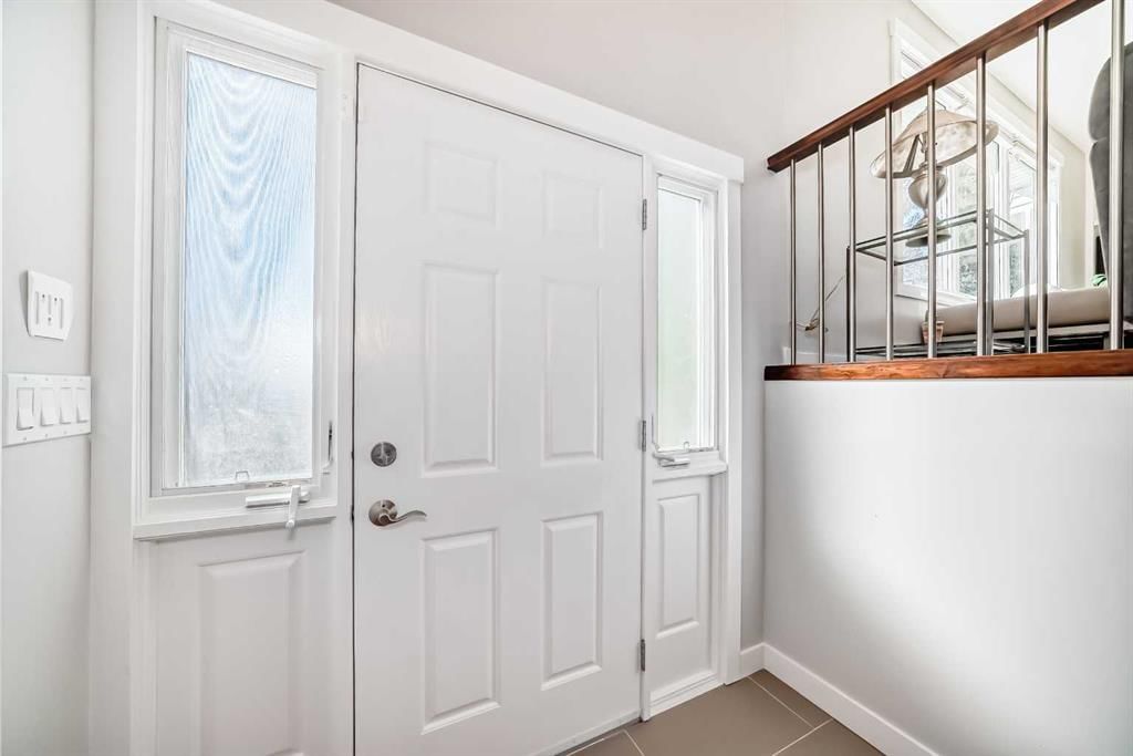 47 Coleridge Crescent NW, Calgary — photo 4 of 37
