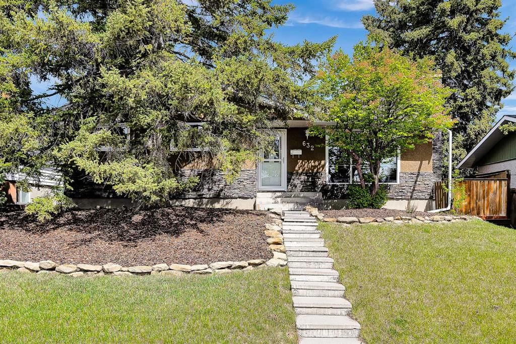 632 104 Avenue SW, Calgary — photo 3 of 41