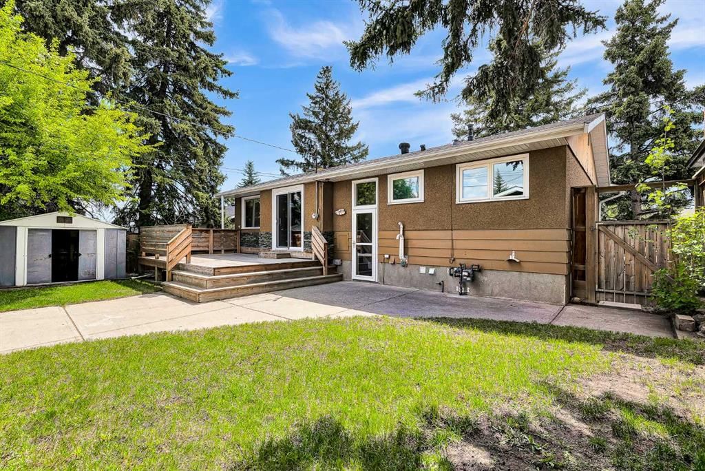 632 104 Avenue SW, Calgary — photo 5 of 41