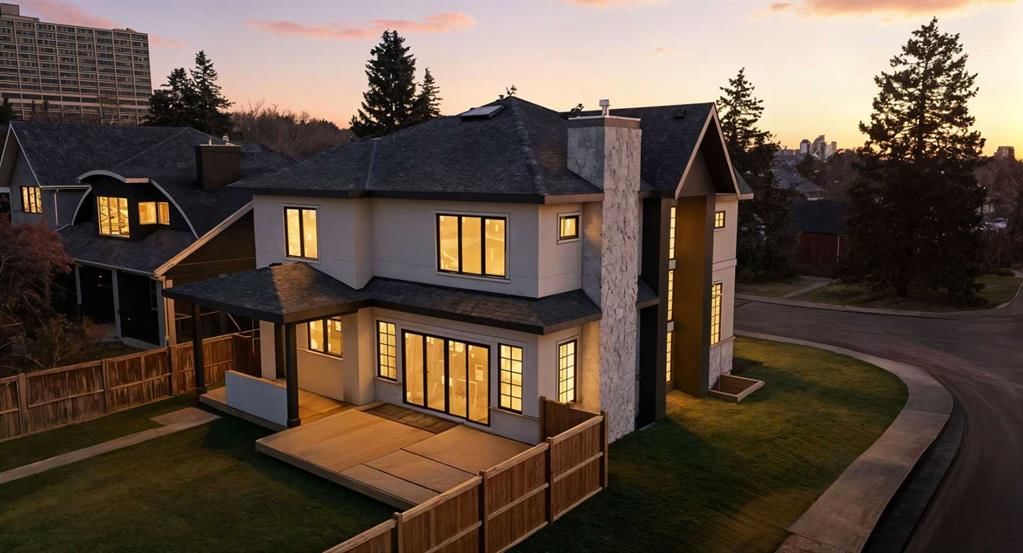 703 35 Street NW, Calgary — photo 2 of 50