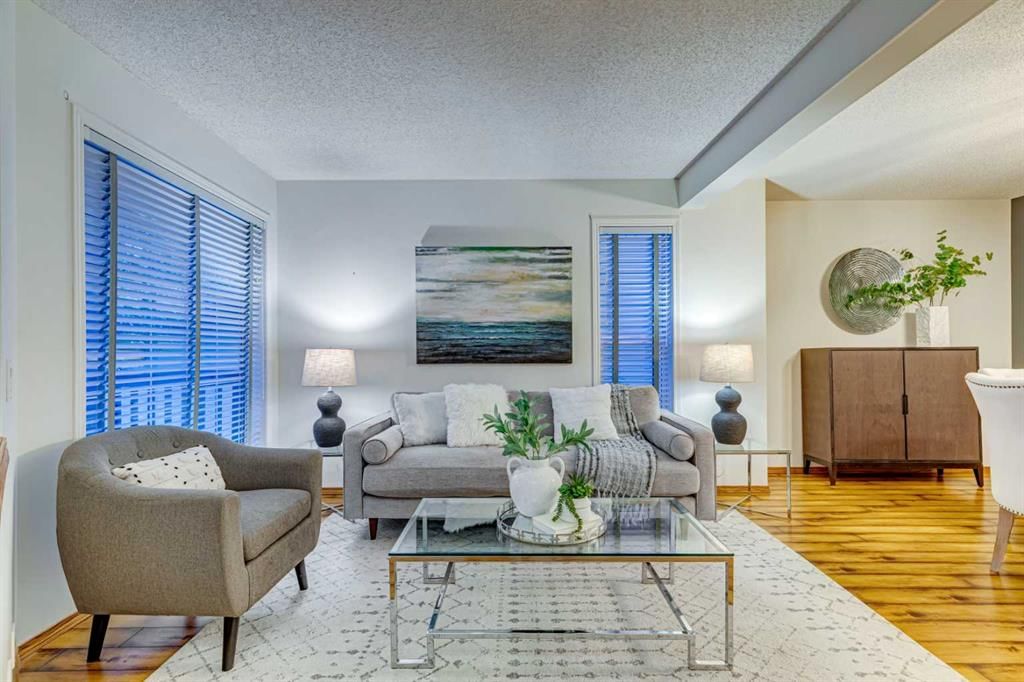 268 Mt Brewster Circle SE, Calgary — photo 4 of 47