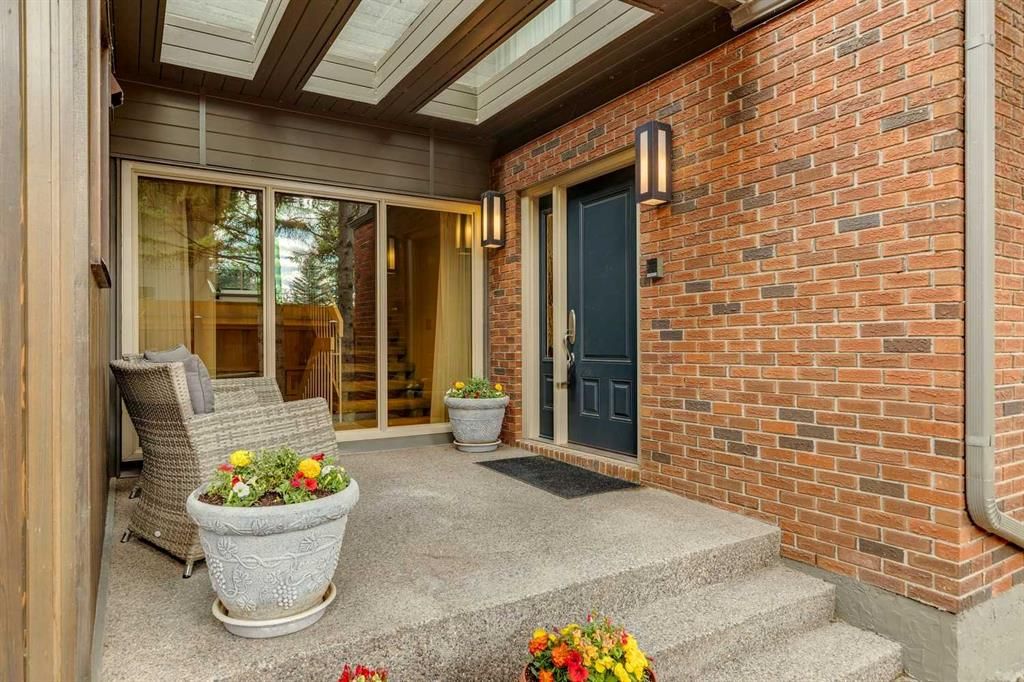 9, 68 Baycrest Place SW, Calgary — photo 5 of 46