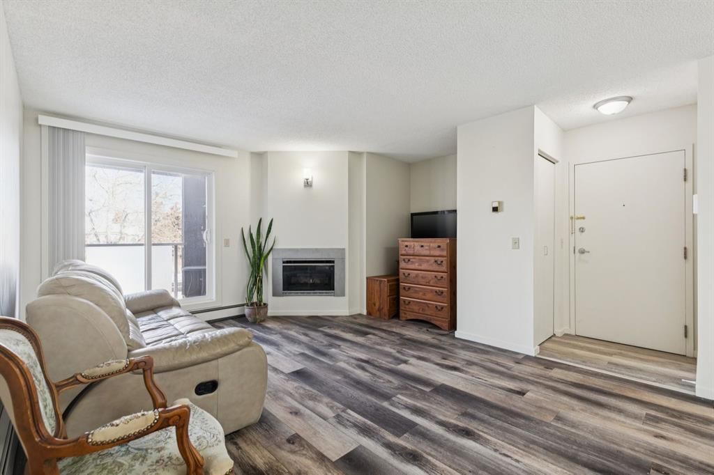 34, 2034 Edenwold Heights NW, Calgary — photo 3 of 23