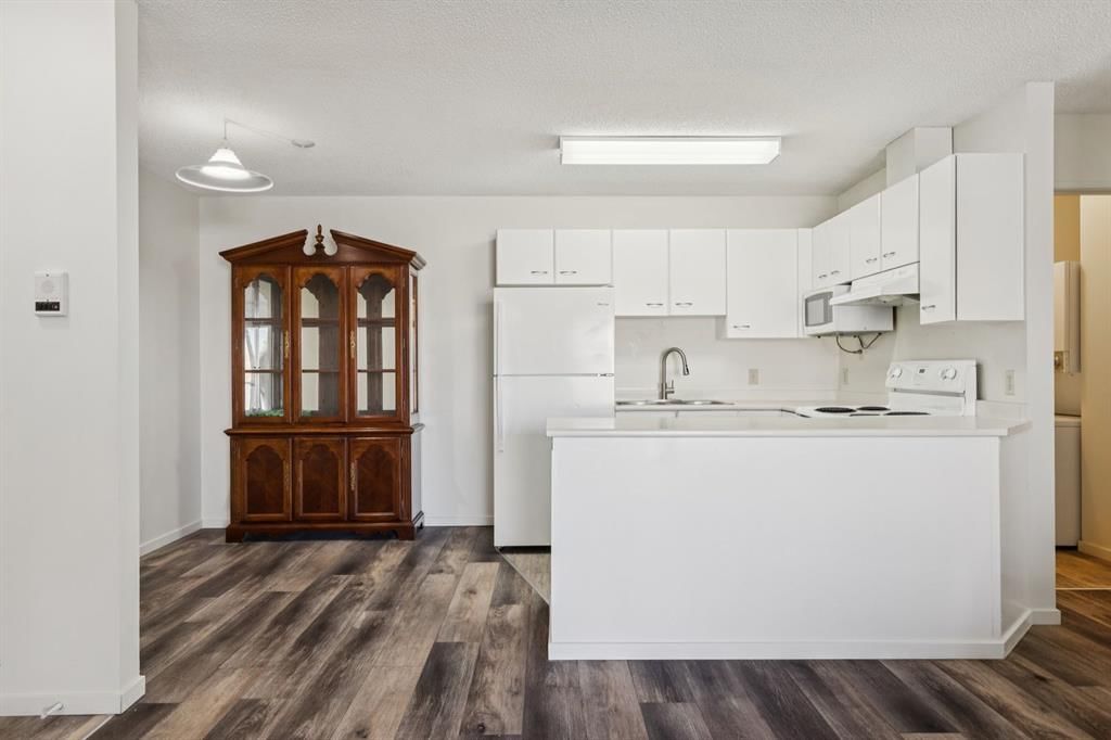 34, 2034 Edenwold Heights NW, Calgary — photo 4 of 23
