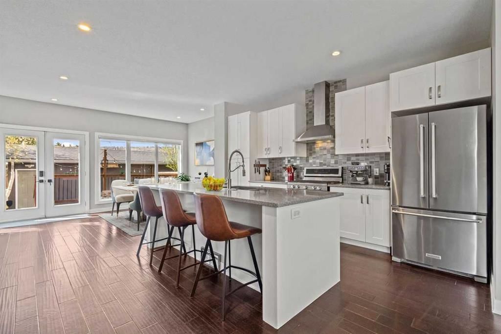 6417 34 Avenue NW, Calgary — photo 4 of 21