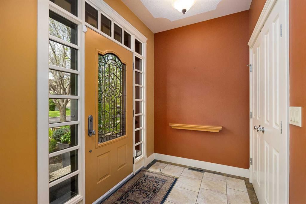 720 4 Street NW, Calgary — photo 4 of 50