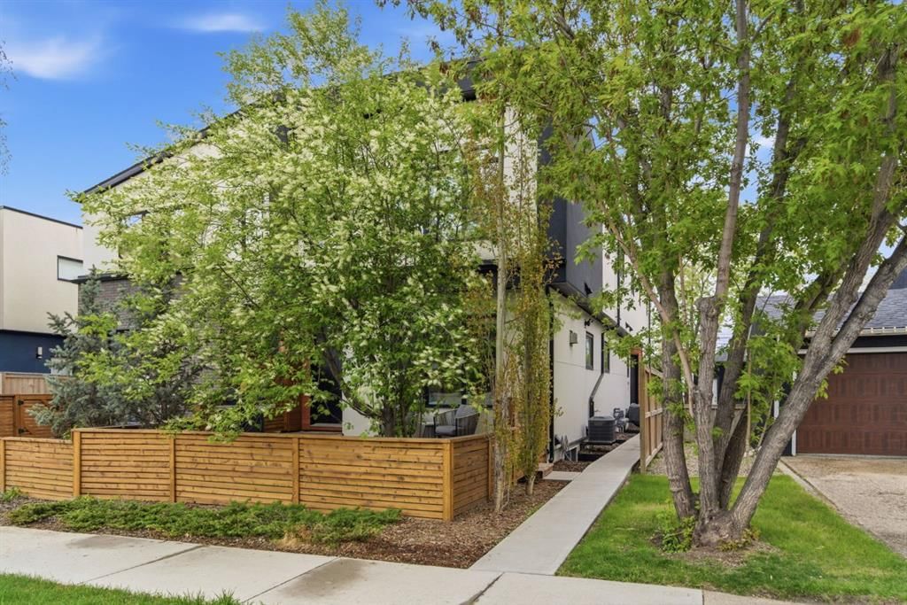 1, 1707 33 Avenue SW, Calgary — photo 3 of 50